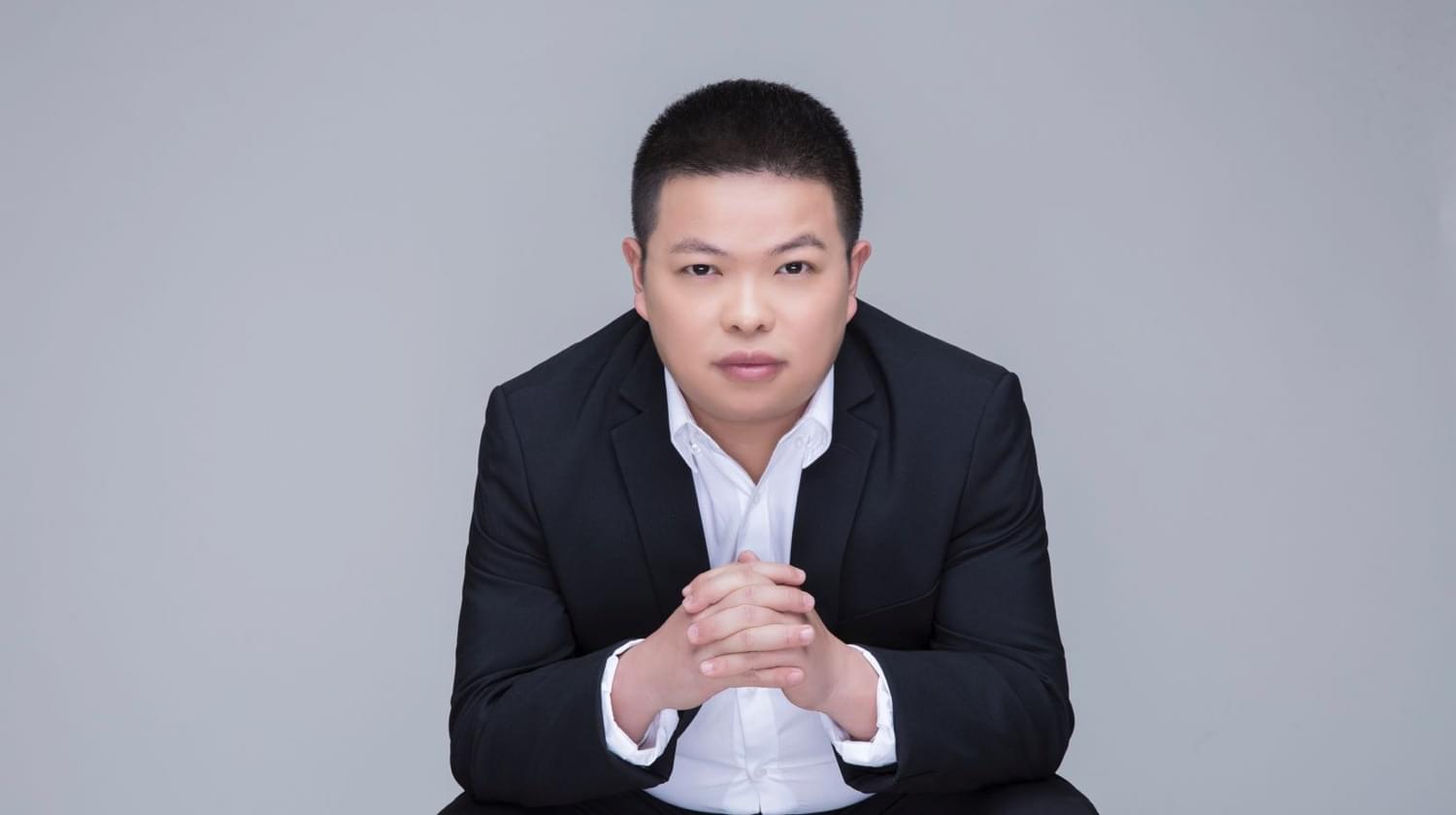 老谈半身照