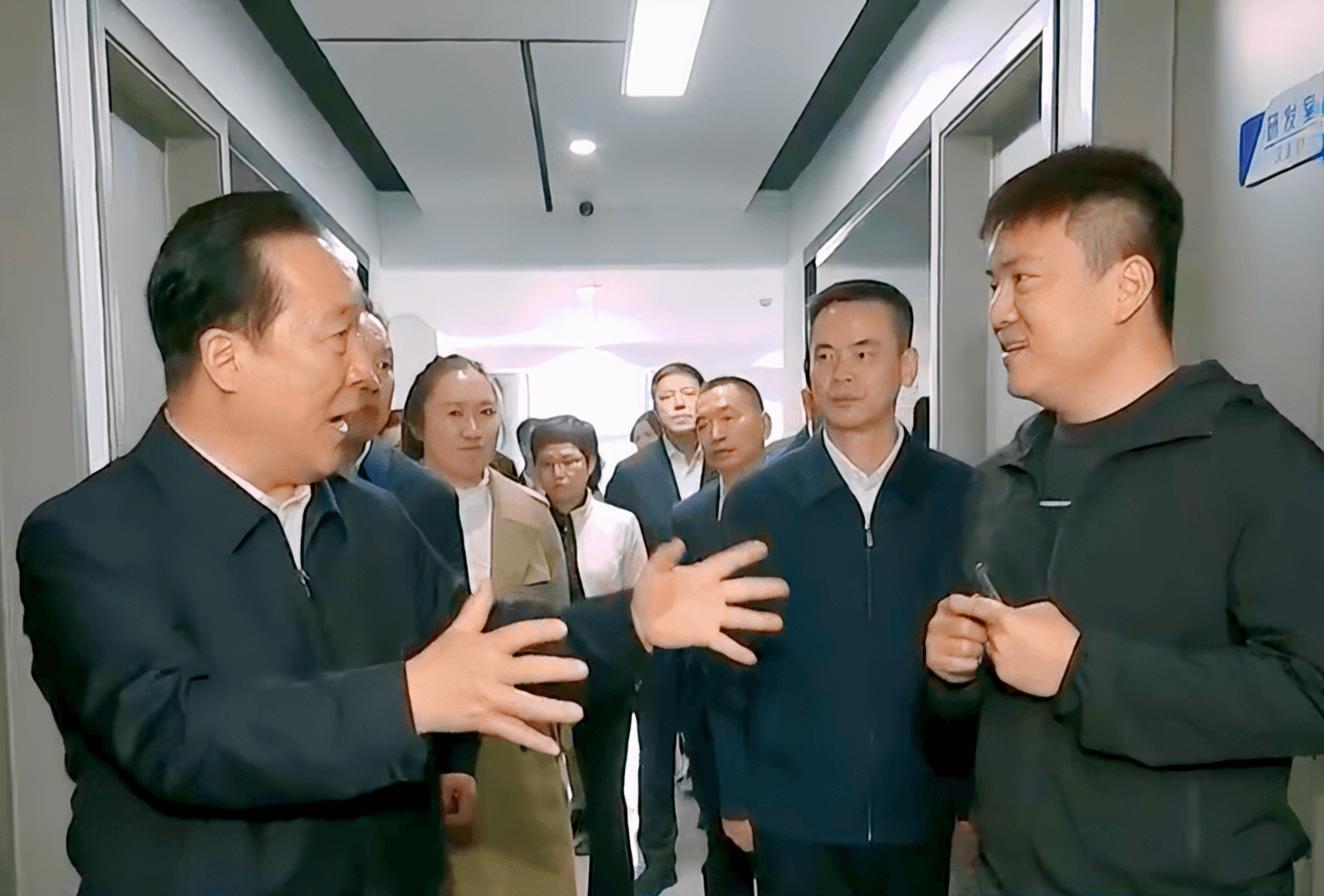 热烈欢迎浙江省省长王浩莅临云梯科技参观指导工作